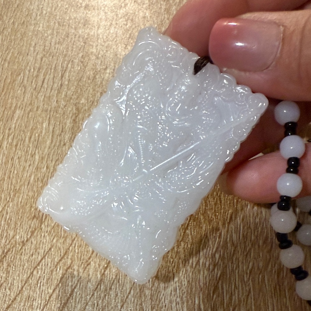 White Faux Beaded Necklace with Carved Pendant - Picture 3 of 7